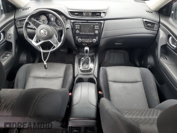2017 Nissan Rogue SL z VIN JN8AT2MV6HW267377, wystawiony jako Copart lot #58276915 z przebiegiem 55 463 mil mil oraz Czysty tytuł • Clean title. Historia ofert i sprzedaży dostępna na DreamBid. Obrazek 8.