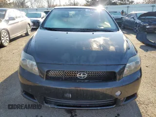 2009 Scion tC z VIN JTKDE167090278867, wystawiony jako Copart lot #47040775 z przebiegiem 148 976 mil mil oraz Szkoda całkowita • Salvage title. Historia ofert i sprzedaży dostępna na DreamBid. Obrazek 5.