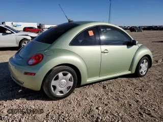 2009 Volkswagen New Beetle Coupe S with VIN 3VWPW31C29M500708, listed as a Copart auction lot 87897125 with 0 mi miles and Salvage Title. Bid and sale history available at carsss.com. Image 3.