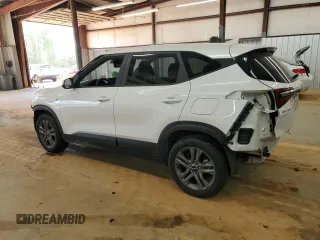 2023 Kia Seltos LX z VIN KNDEPCAA6P7362944, wystawiony jako Copart lot #53048395 z przebiegiem 48 646 mil mil oraz Szkoda całkowita • Salvage title. Historia ofert i sprzedaży dostępna na DreamBid. Obrazek 2.