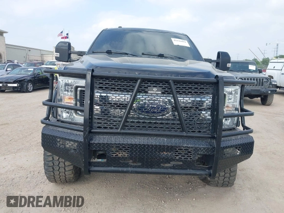 2018 Ford Super Duty F-250 SRW XL with VIN 1FT7W2BT7JEB26098, listed as a IAAI auction lot 41946894 with 160,396 mi miles. Bid and sale history available at carsss.com. Image 12.