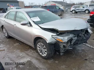 2015 Toyota Camry XLE z VIN 4T4BF1FK0FR464589, wystawiony jako IAAI lot #41591750 z przebiegiem 112 230 mil mil oraz . Historia ofert i sprzedaży dostępna na DreamBid. Obrazek 1.