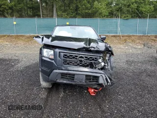 2022 Nissan Frontier SV z VIN 1N6ED1CM8NN636638, wystawiony jako Copart lot #46104605 z przebiegiem Nie podano mil oraz Szkoda całkowita • Salvage title. Historia ofert i sprzedaży dostępna na DreamBid. Obrazek 5.
