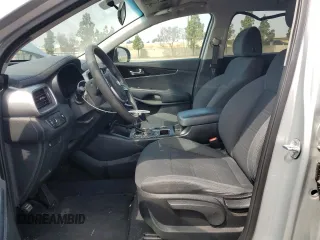 2019 Kia Sorento LX with VIN 5XYPG4A31KG555272, listed as a Copart auction lot 53296765 with 172,696 mi miles and Clean Title. Bid and sale history available at carsss.com. Image 7.