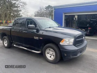 2016 Ram 1500 Tradesman z VIN 1C6RR7KT0GS103504, wystawiony jako Copart lot #58490245 z przebiegiem 145 516 mil mil oraz Czysty tytuł • Clean title. Historia ofert i sprzedaży dostępna na DreamBid. Obrazek 1.