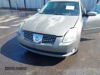 2005 Nissan Maxima 3.5 SL with VIN 1N4BA41E15C832028, listed as a IAAI auction lot 42008272 with 201,978 mi miles. Bid and sale history available at carsss.com. Image 6.
