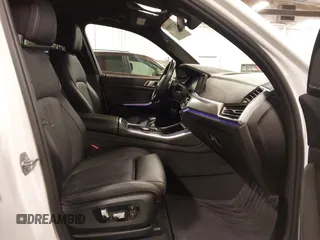 2020 BMW X5 xDrive40i with VIN 5UXCR6C01LLL66648, listed as a IAAI auction lot 42372631 with 59,770 mi miles and . Bid and sale history available at DreamBid. Image 5.