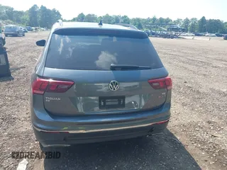 2018 Volkswagen Tiguan SEL with VIN 3VV2B7AX8JM068960, listed as a IAAI auction lot 42528062 with 84,644 mi miles and . Bid and sale history available at DreamBid. Image 16.