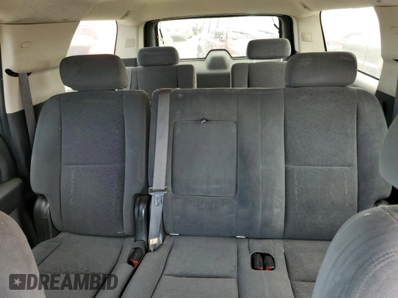 2008 Chevrolet Suburban LTZ with VIN 1GNFC16J28R174433, listed as a Copart auction lot 56663015 with 313,335 mi miles and Clean title. Bid and sale history available at DreamBid. Image 10.