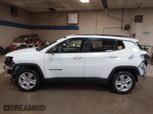2022 Jeep Compass Latitude with VIN 3C4NJDBB9NT147839, listed as a IAAI auction lot 41620597 with 26,350 mi miles and . Bid and sale history available at DreamBid. Image 15.
