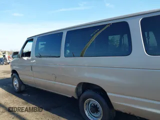 2001 Ford Econoline Passenger XL with VIN 1FBSS31LX1HA40140, listed as a IAAI auction lot 41757059 with 406,140 mi miles and . Bid and sale history available at DreamBid. Image 14.