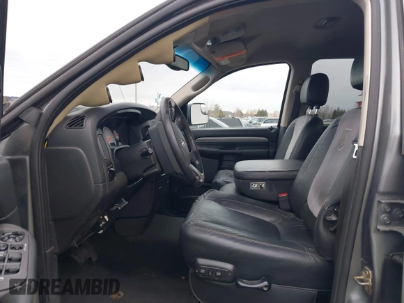 2005 Dodge 3500 SLT z VIN 3D7LS38C25G773780, wystawiony jako IAAI lot #41580108 z przebiegiem 195 662 mil mil oraz . Historia ofert i sprzedaży dostępna na DreamBid. Obrazek 5.