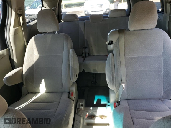 2015 Toyota Sienna LE AAS с VIN 5TDKK3DC3FS536567, выставлен на аукционе Copart как лот 53286655 с пробегом 269 828 миль миль и Списание • Salvage title. История ставок и продаж доступна на DreamBid. Изображение 10.