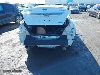 2014 Nissan Altima 2.5 SV with VIN 1N4AL3AP0EC126573, listed as a IAAI auction lot 41731224 with 132,497 mi miles. Bid and sale history available at carsss.com. Image 6.