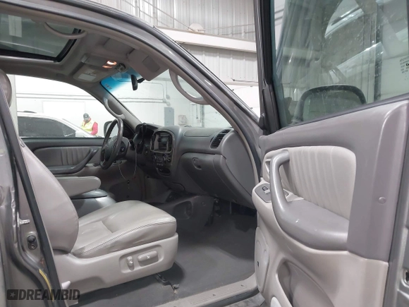 2006 Toyota Sequoia Limited with VIN 5TDBT48A06S275409, listed as a IAAI auction lot 41766094 with 149,718 mi miles. Bid and sale history available at carsss.com. Image 5.