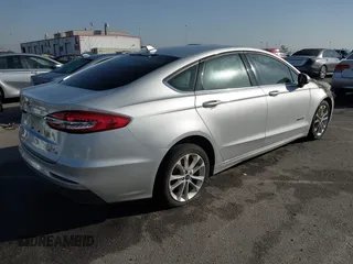 2019 Ford Fusion SE with VIN 3FA6P0LU9KR261608, listed as a IAAI auction lot 41610090 with Not Provided miles. Bid and sale history available at carsss.com. Image 4.