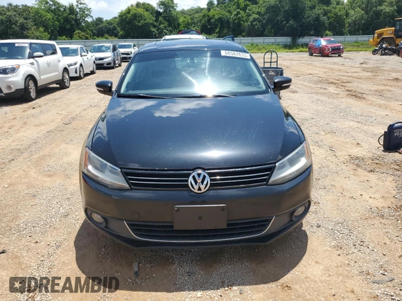 2012 Volkswagen Jetta TDI w/Premium & Nav with VIN 3VWLL7AJ7CM367139, listed as a Copart auction lot 60587835 with 238,919 mi miles and Clean title. Bid and sale history available at DreamBid. Image 5.