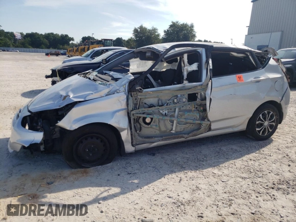 2013 Hyundai Accent GS z VIN KMHCT5AE3DU081887, wystawiony jako Copart lot #63272094 z przebiegiem 124 523 mil mil oraz Nie do naprawy • Non repairable. Historia ofert i sprzedaży dostępna na DreamBid. Obrazek 1.