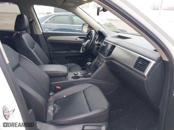 2018 Volkswagen Atlas 3.6L V6 SE with VIN 1V2KR2CA1JC541264, listed as a IAAI auction lot 41455771 with 151,173 mi miles. Bid and sale history available at carsss.com. Image 5.