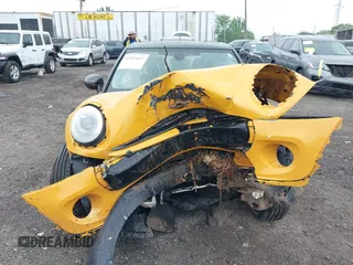 2015 MINI Hardtop 4 Door z VIN WMWXS5C54FT833253, wystawiony jako IAAI lot #42247647 z przebiegiem Nie podano mil oraz . Historia ofert i sprzedaży dostępna na DreamBid. Obrazek 11.