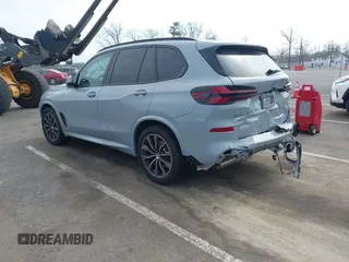 2024 BMW X5 xDrive40i z VIN 5UX23EU06R9U85520, wystawiony jako IAAI lot #41785217 z przebiegiem Nie podano mil oraz . Historia ofert i sprzedaży dostępna na DreamBid. Obrazek 3.