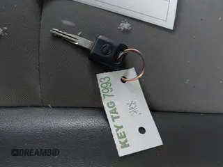 2018 Nissan NV Cargo S z VIN 1N6BF0KM1JN819141, wystawiony jako IAAI lot #41536219 z przebiegiem 176 575 mil mil oraz . Historia ofert i sprzedaży dostępna na DreamBid. Obrazek 11.