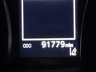 2019 Toyota Camry LE z VIN 4T1B11HK5KU814007, wystawiony jako IAAI lot #42099677 z przebiegiem 91 779 mil mil oraz . Historia ofert i sprzedaży dostępna na DreamBid. Obrazek 15.