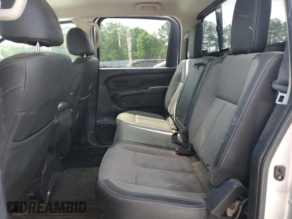 2020 Nissan Titan SV z VIN 1N6AA1FA3LN511567, wystawiony jako Copart lot #54921955 z przebiegiem 74 002 mil mil oraz Szkoda całkowita • Salvage title. Historia ofert i sprzedaży dostępna na DreamBid. Obrazek 10.
