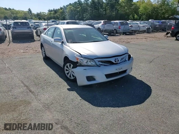 2010 Toyota Camry z VIN 4T1BF3EK8AU042859, wystawiony jako Copart lot #56377355 z przebiegiem 71 660 mil mil oraz Szkoda całkowita • Salvage title. Historia ofert i sprzedaży dostępna na DreamBid. Obrazek 13.