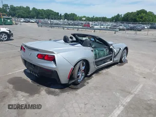 2014 Chevrolet Corvette Z51 3LT z VIN 1G1YM3D7XE5120603, wystawiony jako IAAI lot #42313984 z przebiegiem 64 199 mil mil oraz . Historia ofert i sprzedaży dostępna na DreamBid. Obrazek 4.
