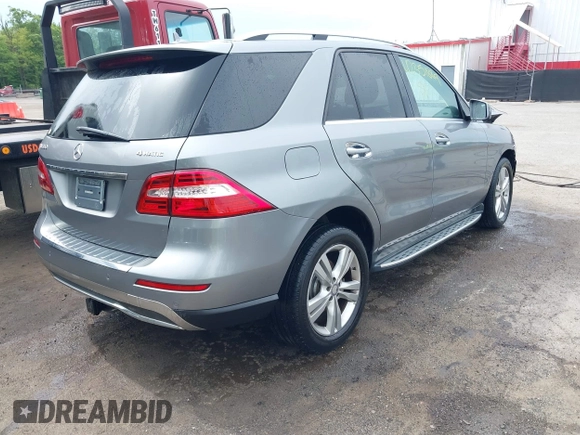 2015 Mercedes-Benz M 350 with VIN 4JGDA5HB4FA496808, listed as a IAAI auction lot 42351889 with 145,625 mi miles and . Bid and sale history available at DreamBid. Image 4.