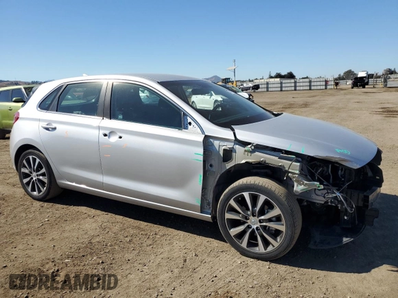 2018 Hyundai Elantra GT with VIN KMHH35LE8JU083147, listed as a Copart auction lot 73531074 with 38,095 mi miles and Salvage Title. Bid and sale history available at carsss.com. Image 4.
