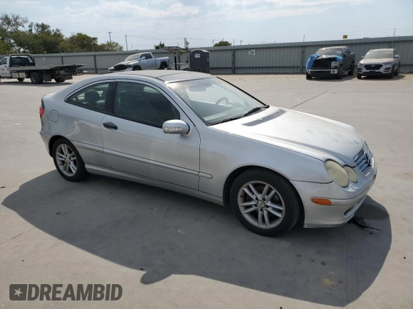 2003 Mercedes-Benz C 230 Kompressor with VIN WDBRN40J43A407471, listed as a Copart auction lot 74177904 with Not provided miles and Clean title. Bid and sale history available at DreamBid. Image 4.