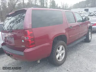 2007 Chevrolet Suburban LT with VIN 3GNFC16027G286929, listed as a IAAI auction lot 41648787 with 219,212 mi miles. Bid and sale history available at carsss.com. Image 4.