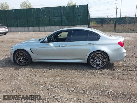 2017 BMW M3 с VIN WBS8M9C55H5G84685, выставлен на аукционе IAAI как лот 41962997 с пробегом 59 838 миль миль и . История ставок и продаж доступна на DreamBid. Изображение 14.