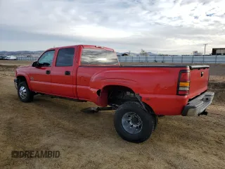 2004 Chevrolet Silverado 3500 with VIN 1GCJC33104F153613, listed as a Copart auction lot 81335784 with 320,963 mi miles and Salvage Title. Bid and sale history available at carsss.com. Image 2.