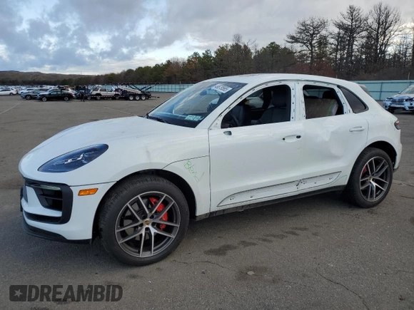 2024 Porsche Macan S с VIN WP1AG2A50RLB36421, выставлен на аукционе Copart как лот 49879565 с пробегом 9 523 миль миль и Списание • Salvage title. История ставок и продаж доступна на DreamBid. Изображение 1.