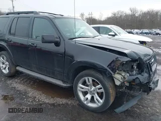 2010 Ford Explorer z VIN 1FMEU8DE5AUA85647, wystawiony jako IAAI lot #41534833 z przebiegiem 129 925 mil mil oraz . Historia ofert i sprzedaży dostępna na DreamBid. Obrazek 17.