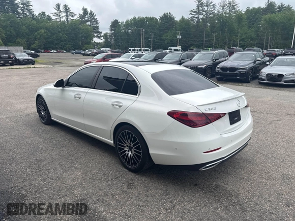 2022 Mercedes-Benz C 300 z VIN W1KAF4HB5NR016400, wystawiony jako IAAI lot #42467013 z przebiegiem 81 656 mil mil oraz . Historia ofert i sprzedaży dostępna na DreamBid. Obrazek 3.
