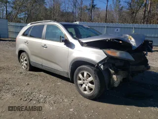 2013 Kia Sorento LX с VIN 5XYKT3A69DG423616, выставлен на аукционе Copart как лот 42883765 с пробегом 207 984 миль миль и Списание • Salvage title. История ставок и продаж доступна на DreamBid. Изображение 4.