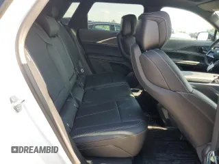 2025 Cadillac LYRIQ z VIN 1GYKPURL7SZ303441, wystawiony jako Copart lot #55331135 z przebiegiem 1078 mil mil oraz Szkody całkowita. Historia ofert i sprzedaży dostępna na DreamBid. Obrazek 11.