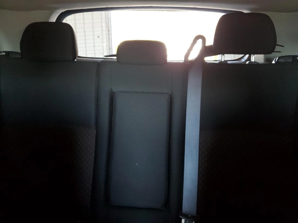 2019 Mitsubishi Outlander ES z VIN JA4AR3AU3KU020553, wystawiony jako Copart lot #54668155 z przebiegiem 42 005 mil mil oraz Szkoda całkowita • Salvage title. Historia ofert i sprzedaży dostępna na DreamBid. Obrazek 10.