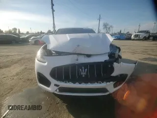 2023 Maserati Grecale GT z VIN ZN682AVA2P7418404, wystawiony jako Copart lot #44812895 z przebiegiem 33 382 mil mil oraz Szkoda całkowita • Salvage title. Historia ofert i sprzedaży dostępna na DreamBid. Obrazek 11.
