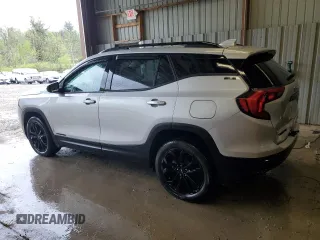 2021 GMC Terrain SLE z VIN 3GKALTEV5ML400876, wystawiony jako Copart lot #55982815 z przebiegiem 38 993 mil mil oraz Szkoda całkowita • Salvage title. Historia ofert i sprzedaży dostępna na DreamBid. Obrazek 2.