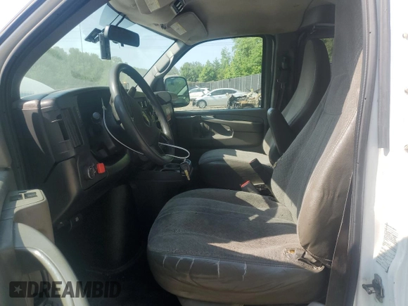 2014 Chevrolet Express Passenger 1LT with VIN 1GAZGYFG9E1209169, listed as a Copart auction lot 59921885 with 310,119 mi miles and Clean title. Bid and sale history available at DreamBid. Image 7.