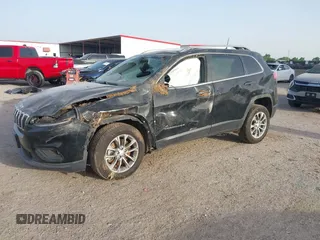 2019 Jeep Cherokee Latitude Plus с VIN 1C4PJLLB5KD300798, выставлен на аукционе IAAI как лот 42257063 с пробегом 155 039 миль миль и . История ставок и продаж доступна на DreamBid. Изображение 17.