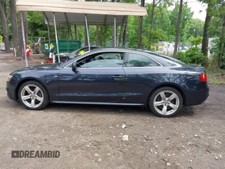 2016 Audi A5 Premium z VIN WAUD2AFR5GA029499, wystawiony jako IAAI lot #42480497 z przebiegiem 197 496 mil mil oraz . Historia ofert i sprzedaży dostępna na DreamBid. Obrazek 14.