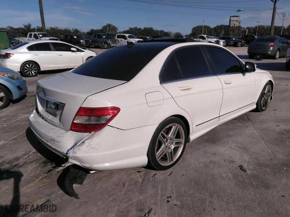 2009 Mercedes-Benz C-Class 3.0L Sport with VIN WDDGF54X09F211491, listed as a IAAI auction lot 41394550 with 160,835 mi miles. Bid and sale history available at carsss.com. Image 4.