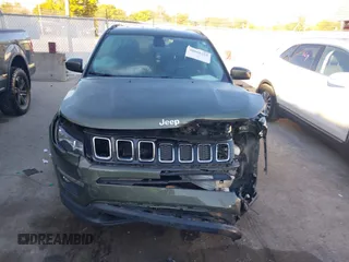 2019 Jeep Compass Altitude z VIN 3C4NJCBB6KT637645, wystawiony jako IAAI lot #40686310 z przebiegiem 60 215 mil mil oraz . Historia ofert i sprzedaży dostępna na DreamBid. Obrazek 12.