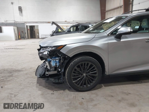 2024 Lexus RX 350 with VIN 2T2BAMCA2RC084662, listed as a IAAI auction lot 42026772 with 4,160 mi miles and . Bid and sale history available at DreamBid. Image 18.